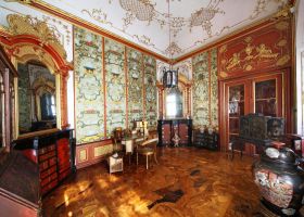 jaromerice_nad_rokytnou___chinese_cabinet_1-1106-280-200-80-c.jpg