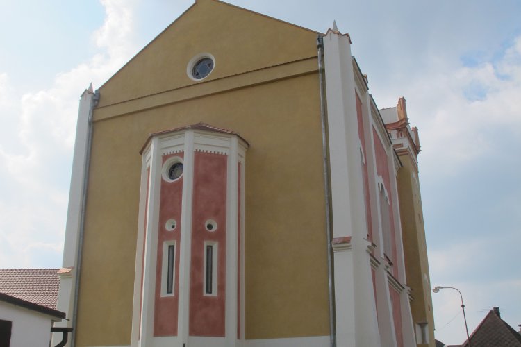 The back of the synagogue