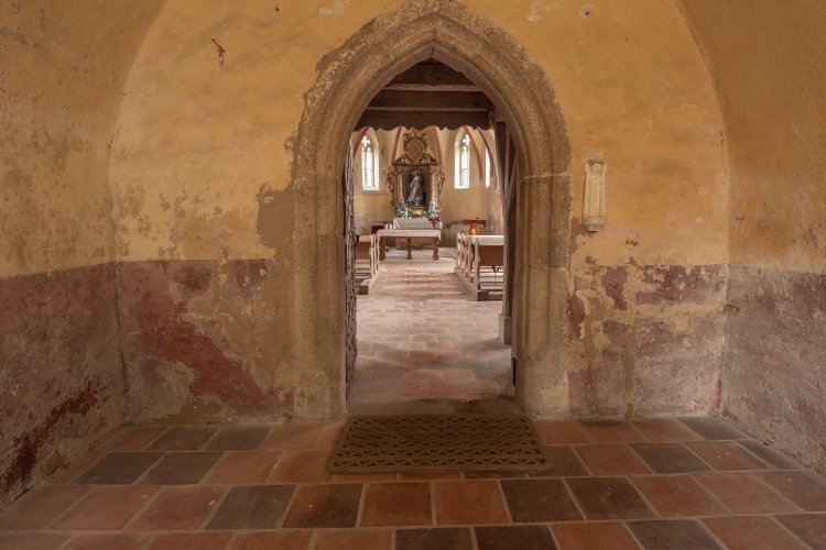 Entrance gate