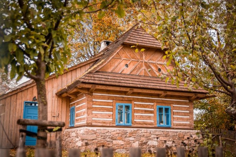 Roubenky in the village of Krátká