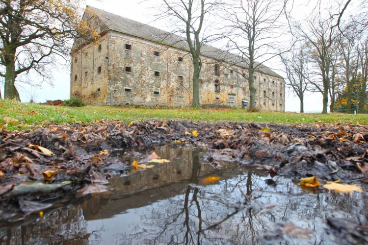 Old granary Herálec